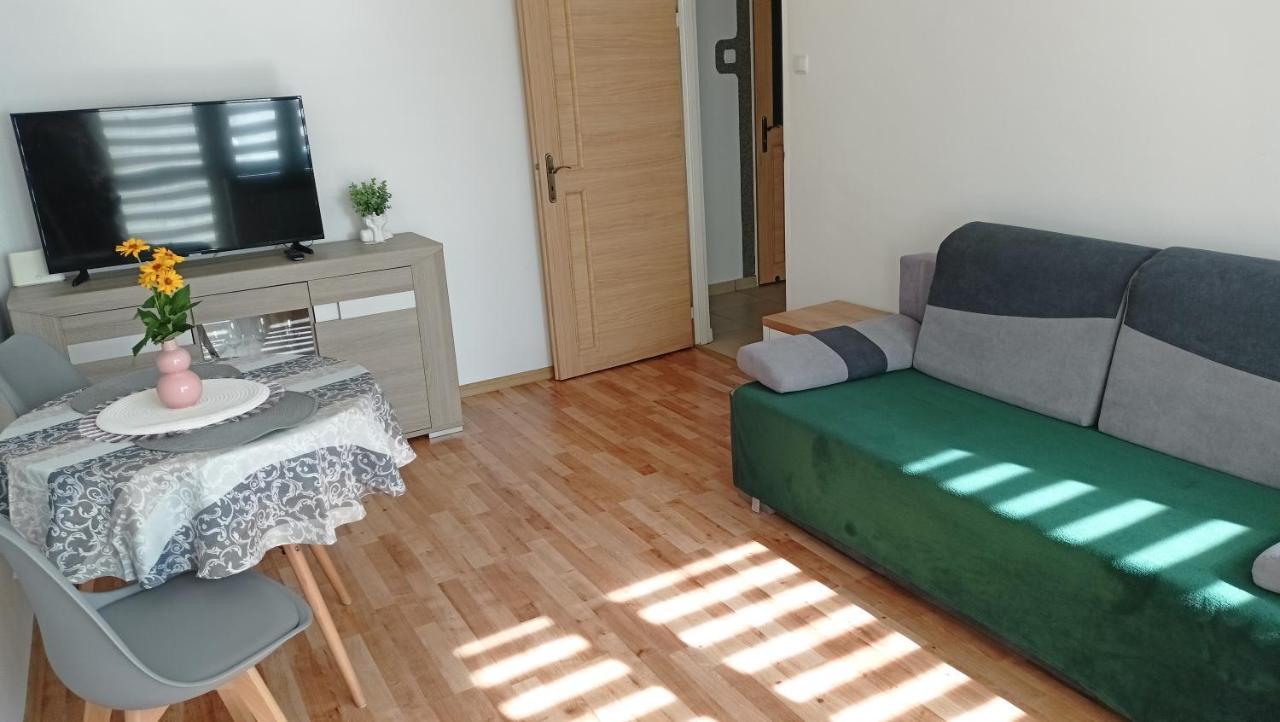 Udane Wczasy Apartment Гижицко Екстериор снимка